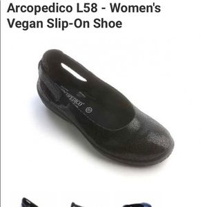 Size 40 black archipedigo ballet flats black